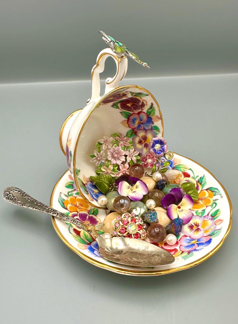 Pansy Garden Teacup